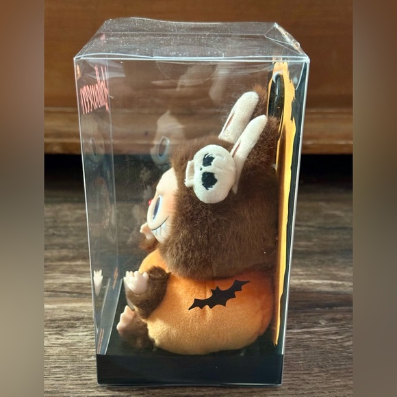 Labubu NIB Happy Halloween Party Series-Sitting Pumpkin Vinyl Plush Pendant - Picture 7 of 7